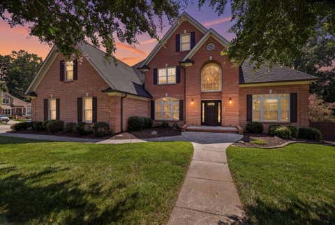 Photo of 1098 Harbor Point Drive, Soddy Daisy, TN 37379 (MLS # 1539927)
