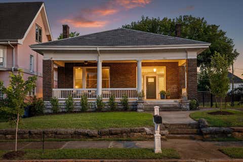Photo of 1406 Chamberlain Avenue, Chattanooga, TN 37404 (MLS # 1539848)