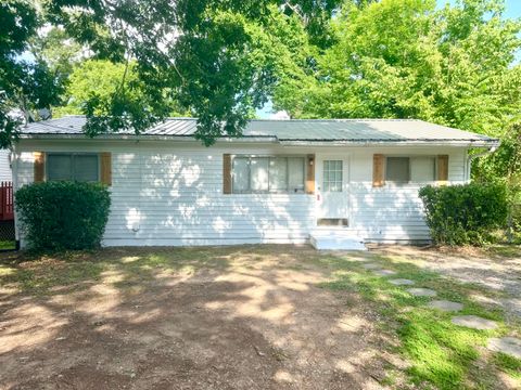 Homes For Sale - 142 Greens Lake Road<br/> Rossville, GA 30741