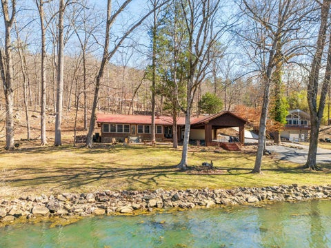 Homes For Sale - 7286 Mullins Cove Road<br/> Whitwell, TN 37397