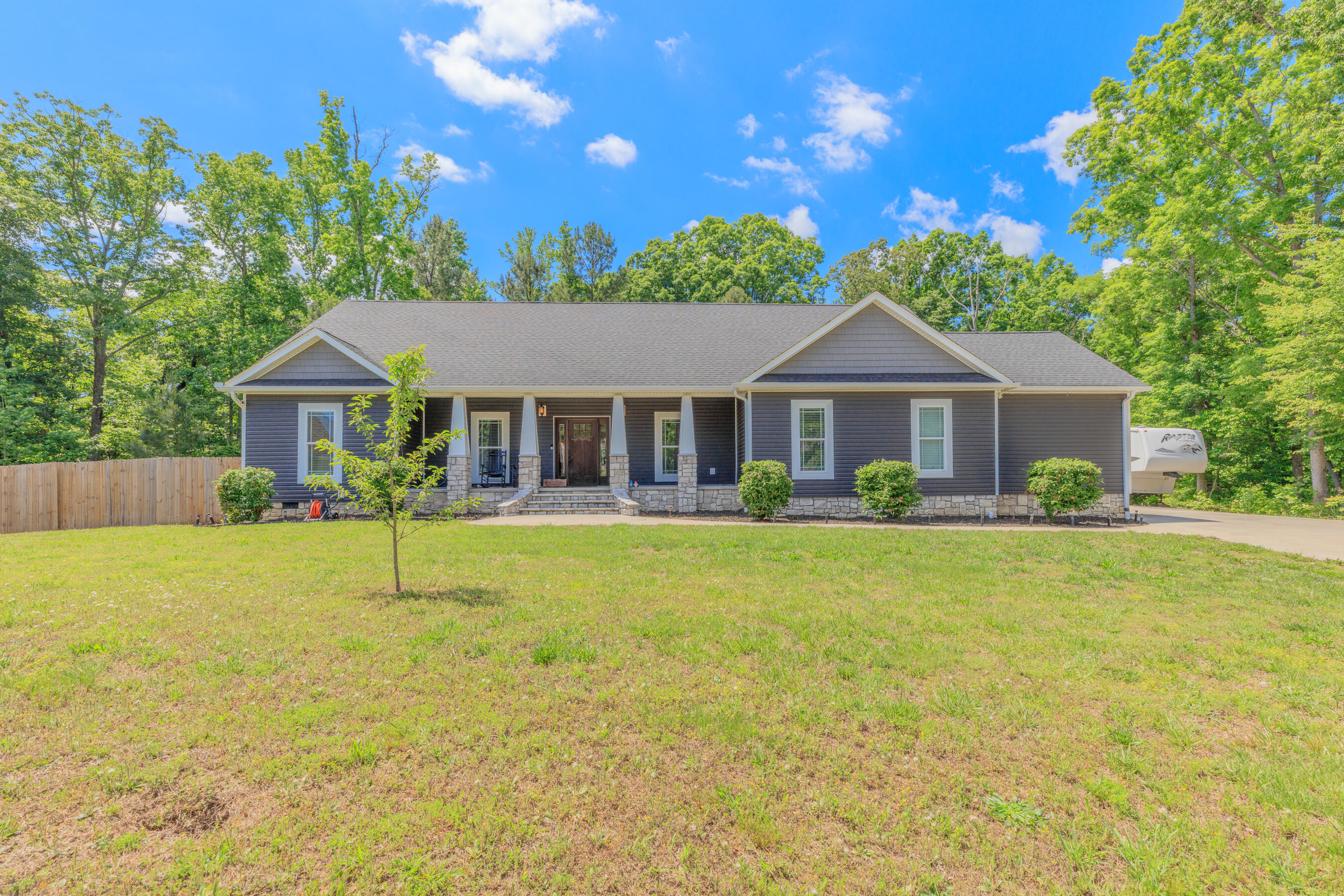 215 Red Oak Ridge Drive