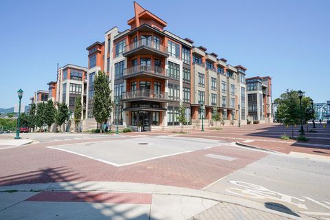 Condo For Sale - 129 Walnut Street<br/> Chattanooga, TN 37403