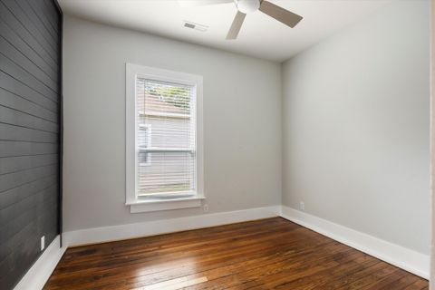 Tiny photo for 513 W Bell Avenue, Chattanooga, TN 37405 (MLS # 1525989)