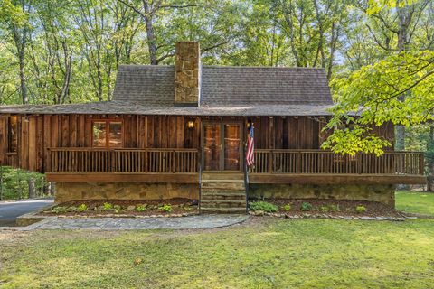 Photo of 629 Parsons Lane, Signal Mountain, TN 37377 (MLS # 1517926)