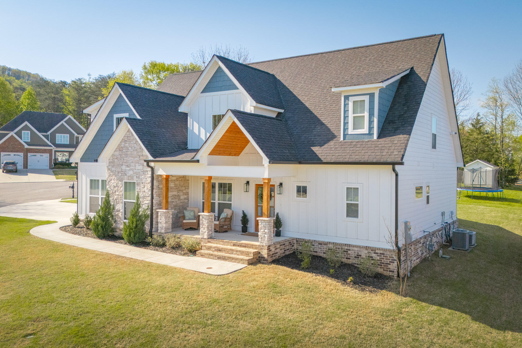 7025 Gregory Drive, Ooltewah, Tennessee image 2