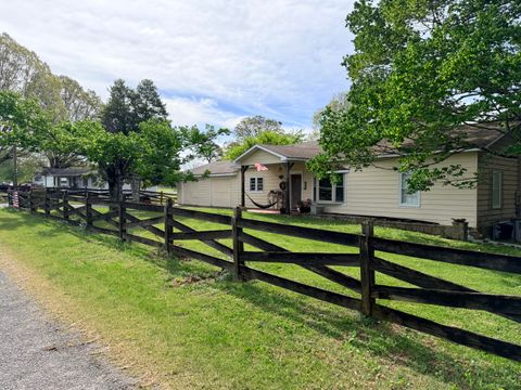 Photo of 392 Hardbarger Road, Monteagle, TN 37356 (MLS # 1533161)