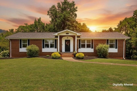 Photo of 627 Valley Bridge Road, Chattanooga, TN 37415 (MLS # 1538530)