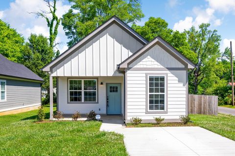Photo of 1417 E 50th Street, Chattanooga, TN 37407 (MLS # 1533002)