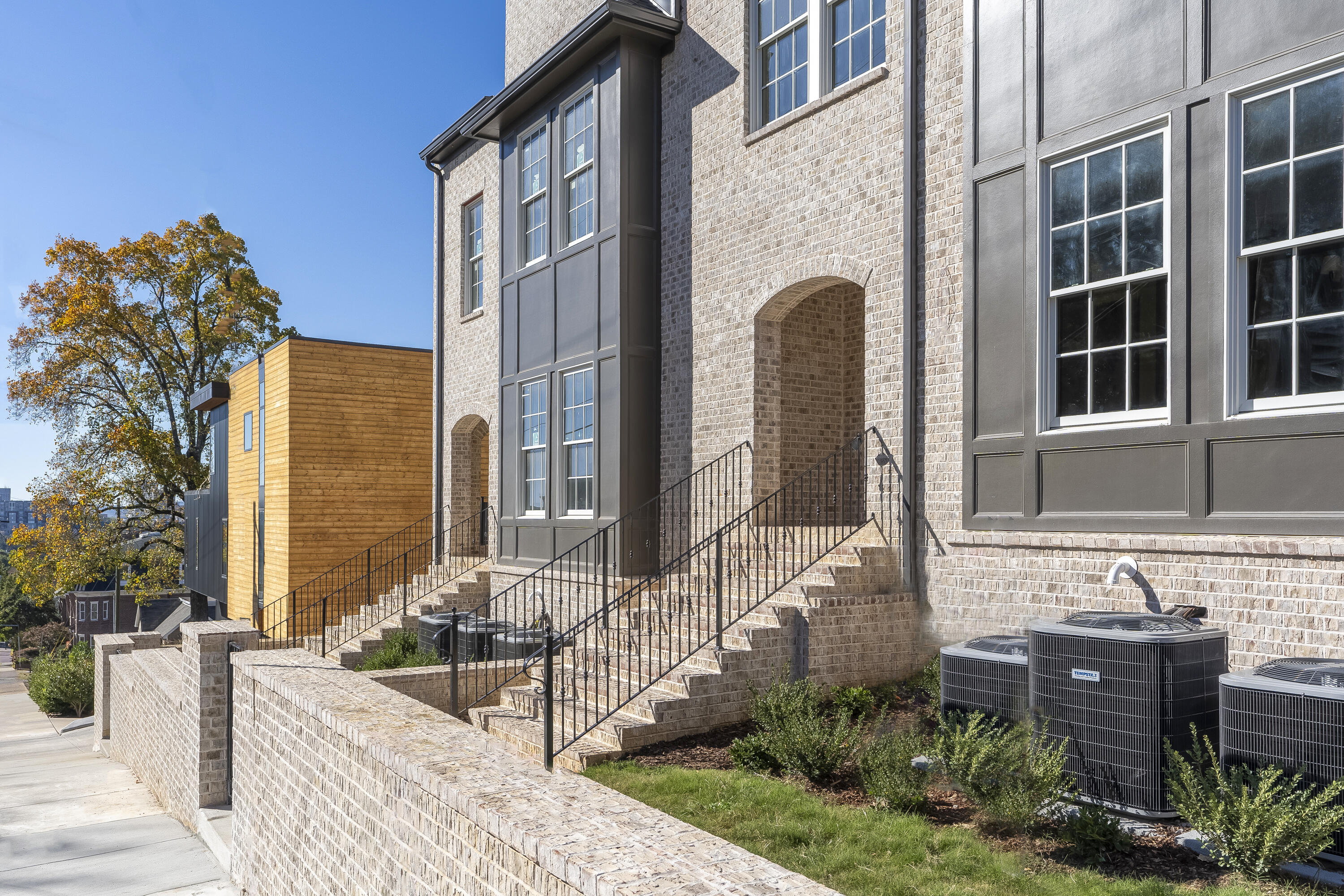 Photo 8 of 50 of 211 Forest Ave townhome