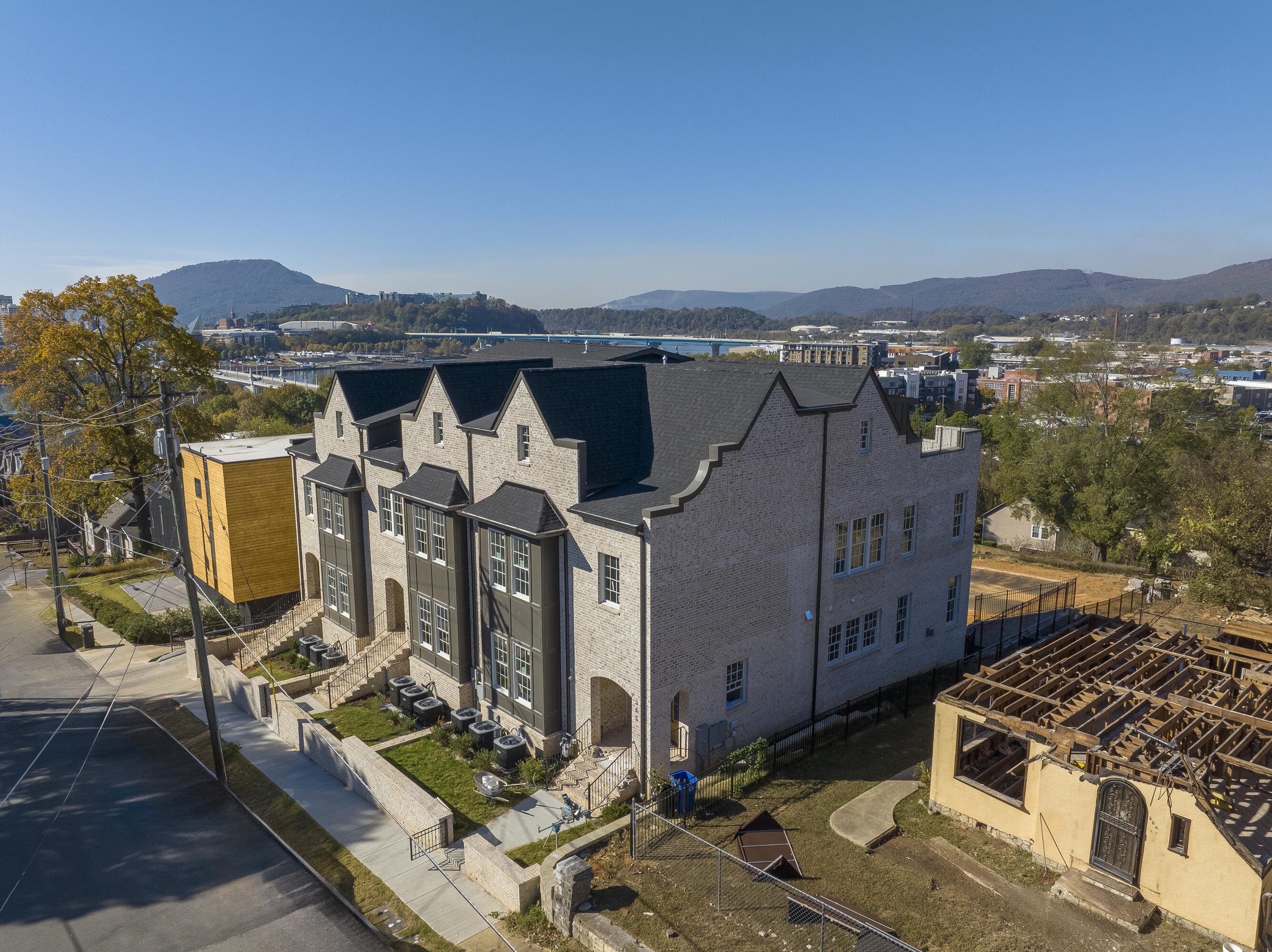 View Chattanooga, TN 37405 townhome