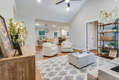 Photo of 200 W Oak Street, Rossville, GA 30741 (MLS # 1521408)
