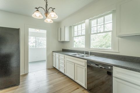 Tiny photo for 1115 Westwood Avenue, Chattanooga, TN 37405 (MLS # 1529334)