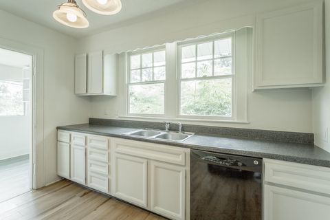 Tiny photo for 1115 Westwood Avenue, Chattanooga, TN 37405 (MLS # 1529334)