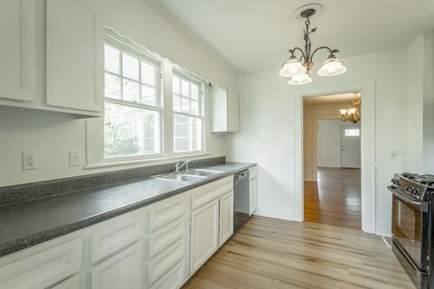 Tiny photo for 1115 Westwood Avenue, Chattanooga, TN 37405 (MLS # 1529334)