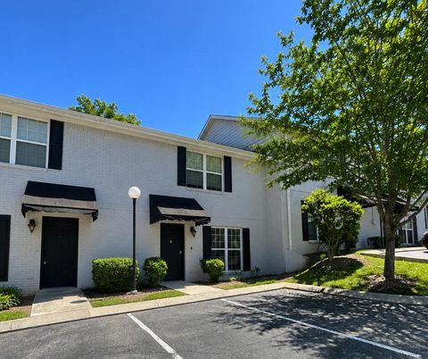 Condo For Sale - 1126 Maple Tree Lane<br/> Hamilton County, Chattanooga, TN 37421