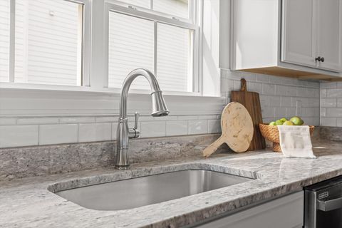 Tiny photo for 804 Wellstone Drive, Chattanooga, TN 37405 (MLS # 1530319)