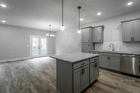 Tiny photo for 650 Ladd Avenue, Chattanooga, TN 37405 (MLS # 1525900)