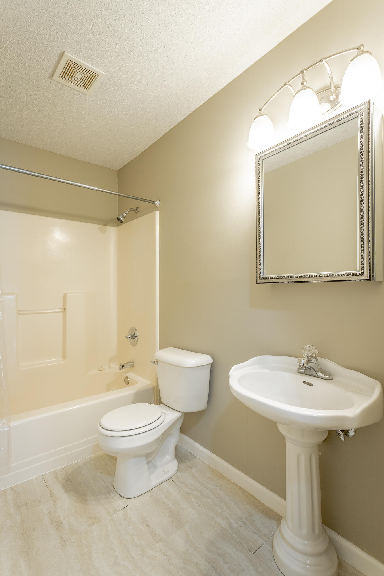 6827 Hillside Bend Trail, Harrison, Tennessee image 17