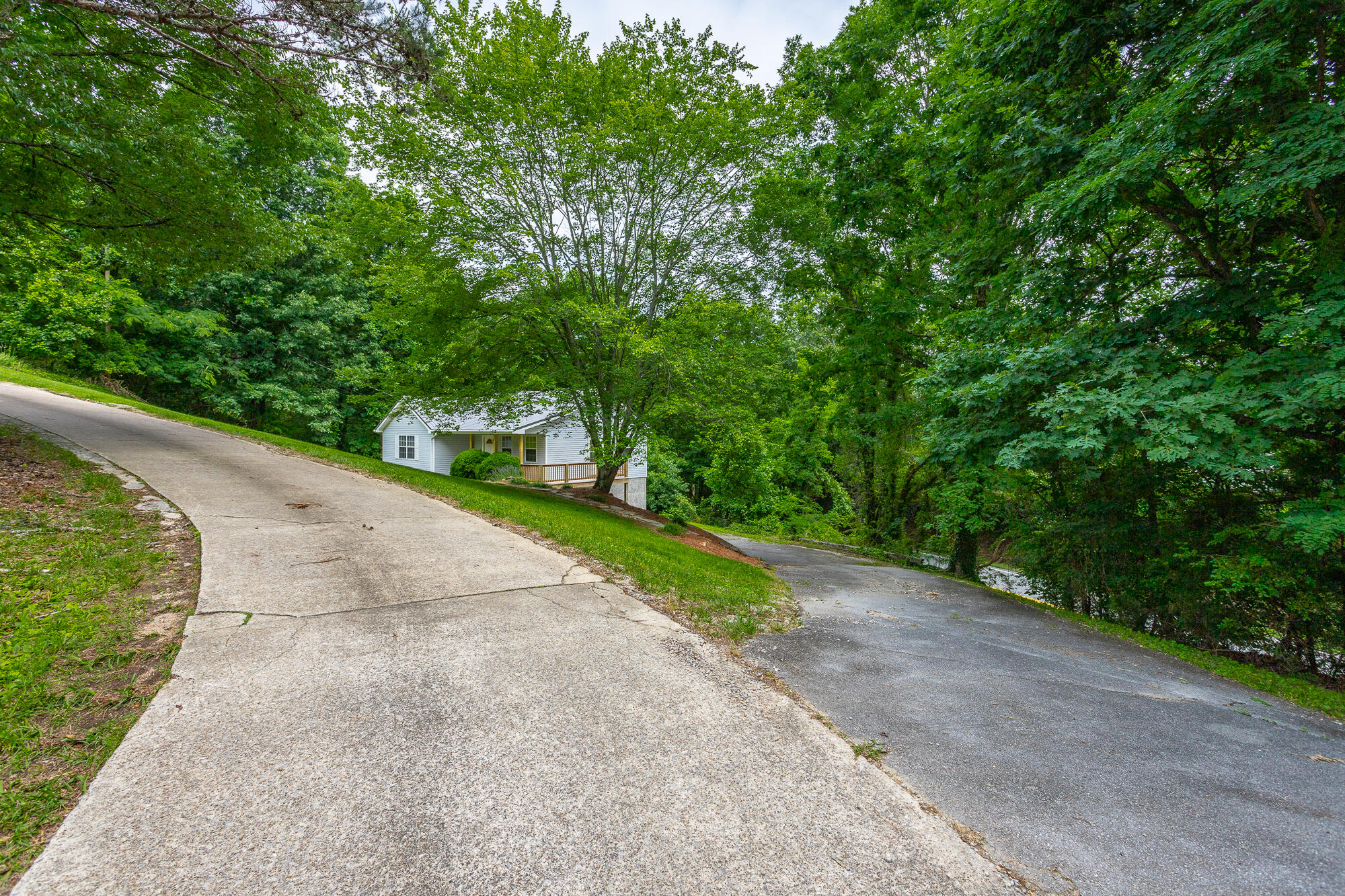 6827 Hillside Bend Trail, Harrison, Tennessee image 26