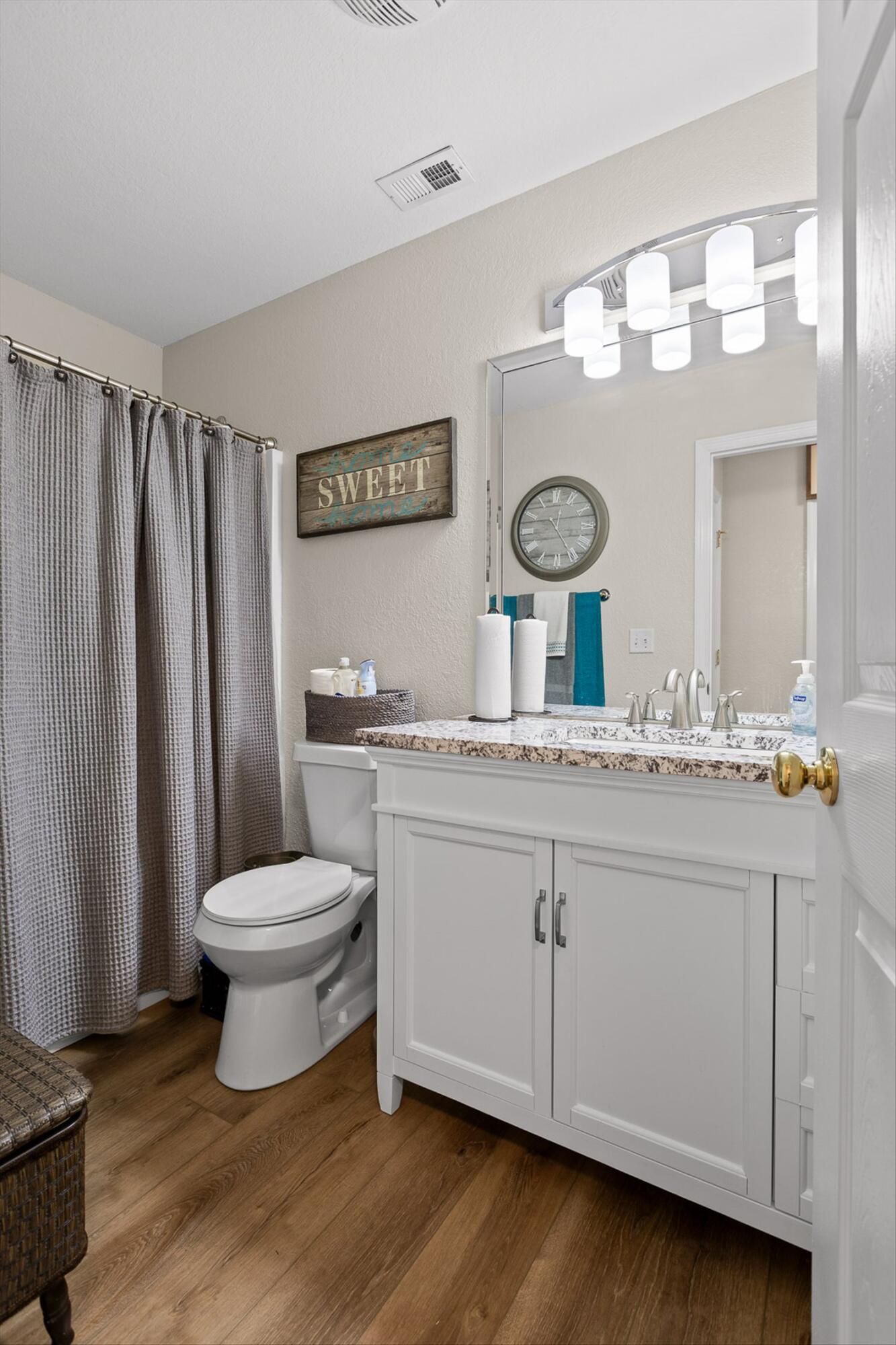 Rossville, Georgia 30741, United States, 2 Bedrooms Bedrooms, ,2 BathroomsBathrooms,Residential,Active,163616