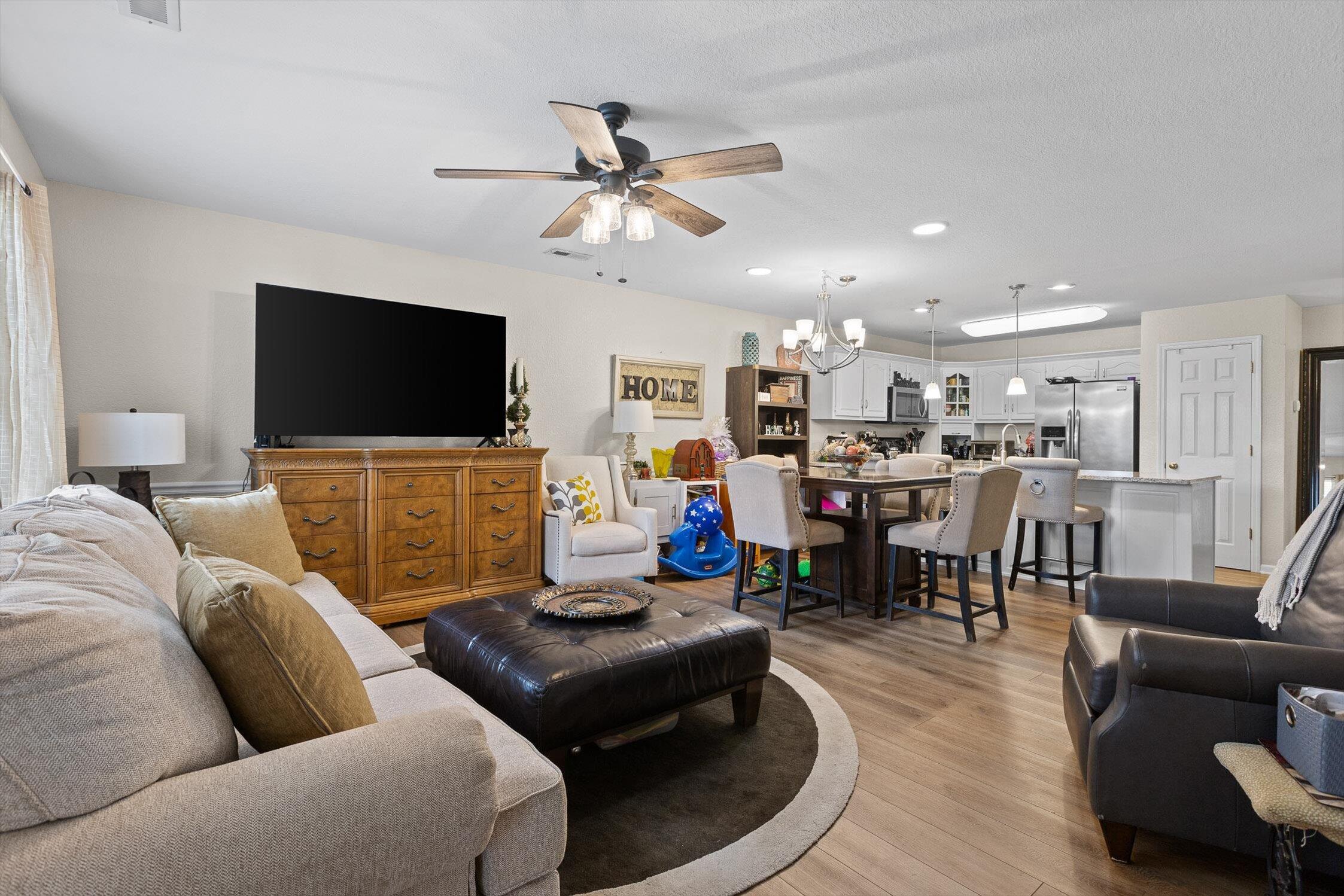 Rossville, Georgia 30741, United States, 2 Bedrooms Bedrooms, ,2 BathroomsBathrooms,Residential,Active,163616