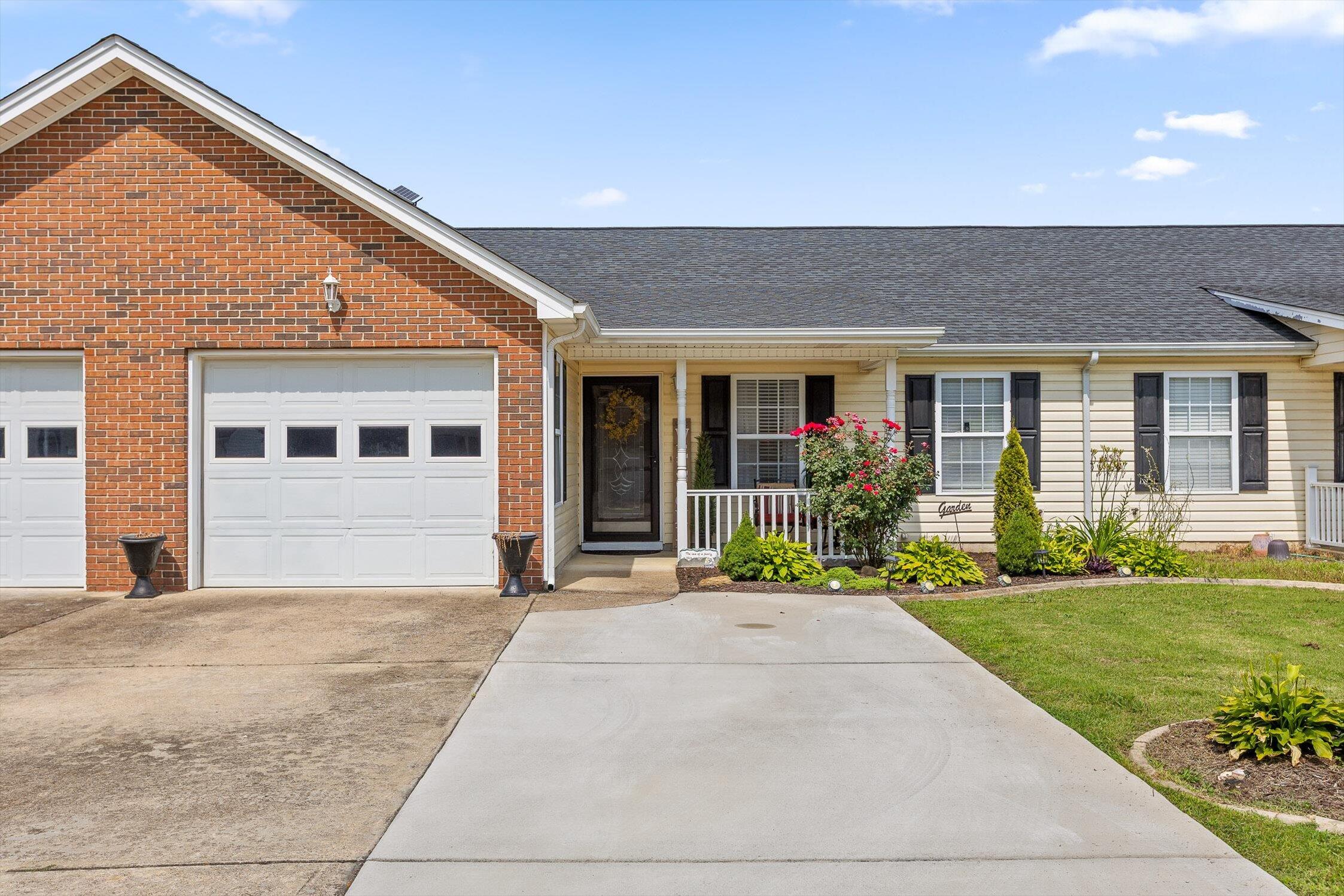 Rossville, Georgia 30741, United States, 2 Bedrooms Bedrooms, ,2 BathroomsBathrooms,Residential,Active,163616