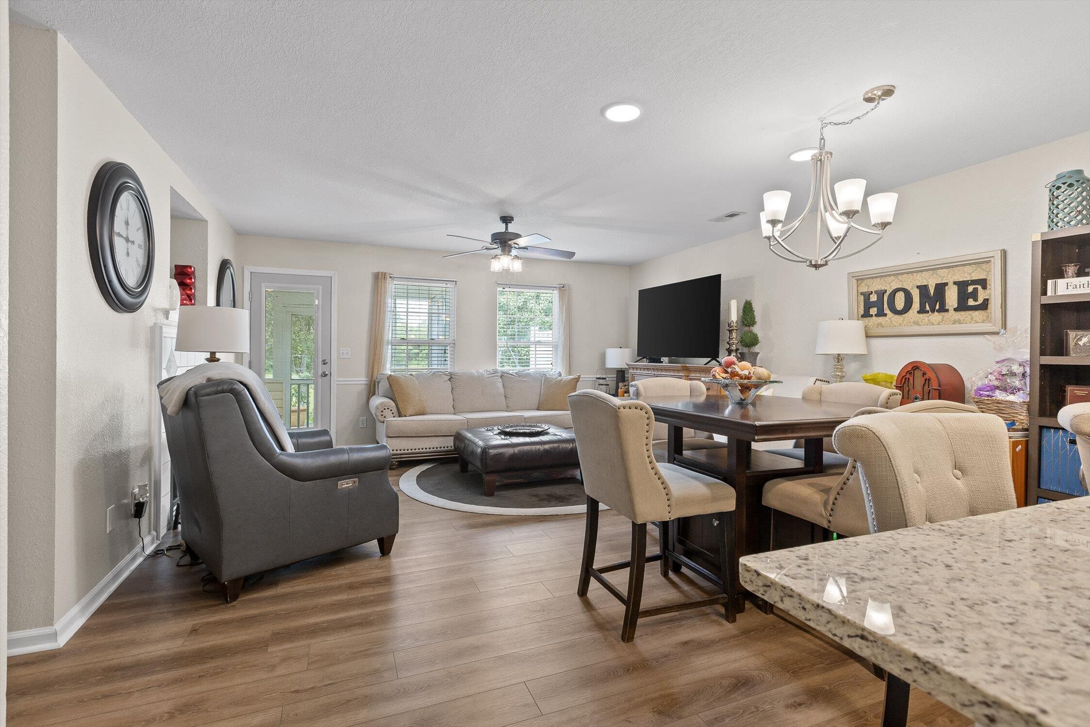 Rossville, Georgia 30741, United States, 2 Bedrooms Bedrooms, ,2 BathroomsBathrooms,Residential,Active,163616