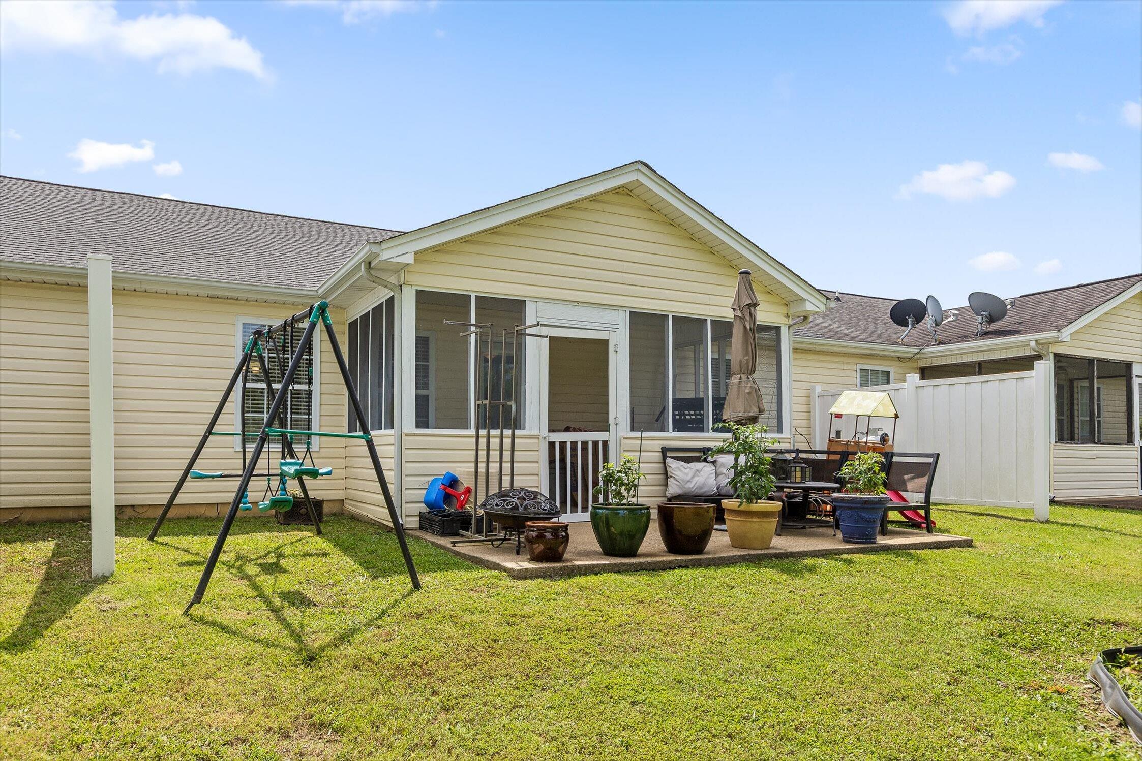 Rossville, Georgia 30741, United States, 2 Bedrooms Bedrooms, ,2 BathroomsBathrooms,Residential,Active,163616