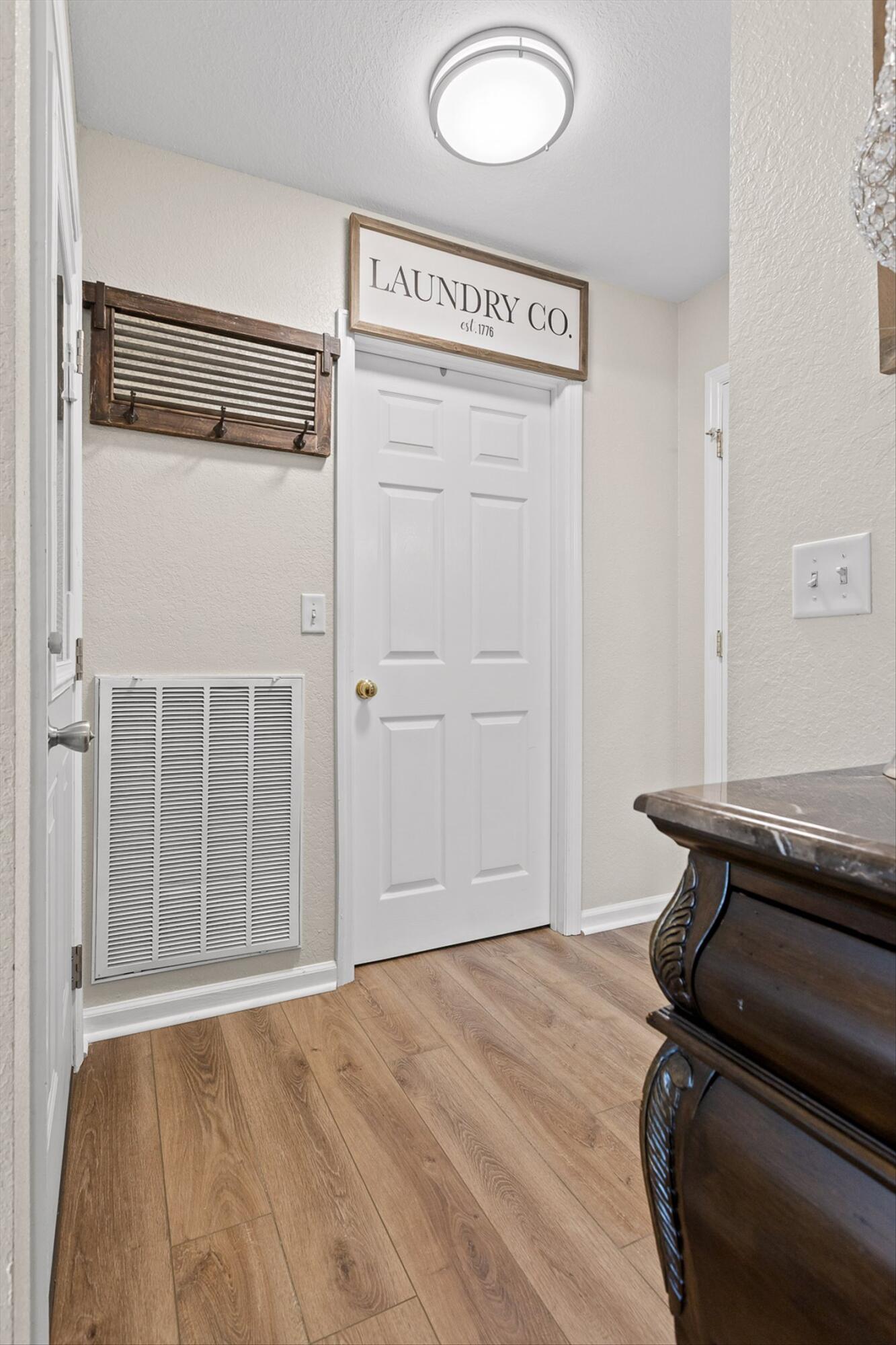 Rossville, Georgia 30741, United States, 2 Bedrooms Bedrooms, ,2 BathroomsBathrooms,Residential,Active,163616