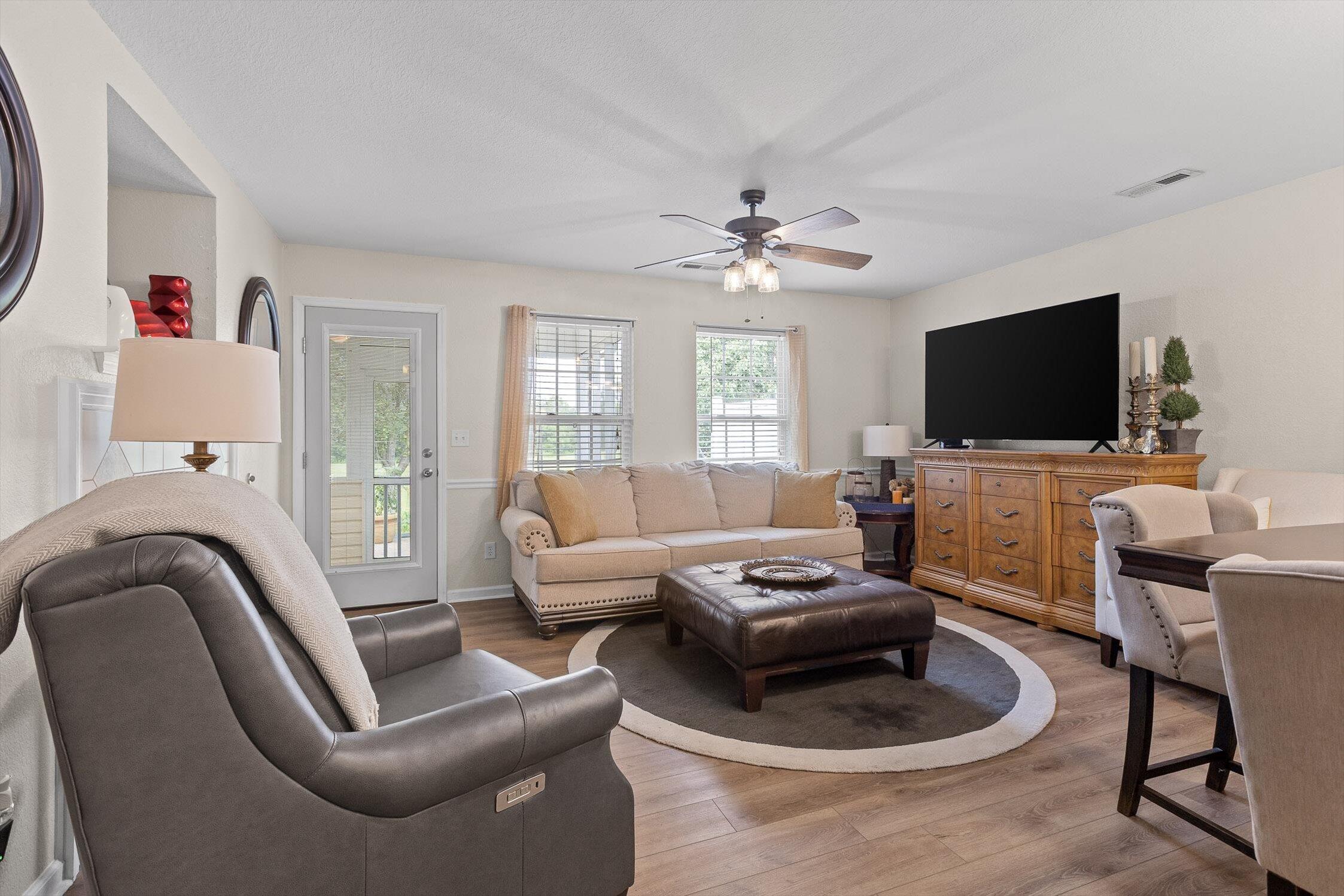 Rossville, Georgia 30741, United States, 2 Bedrooms Bedrooms, ,2 BathroomsBathrooms,Residential,Active,163616