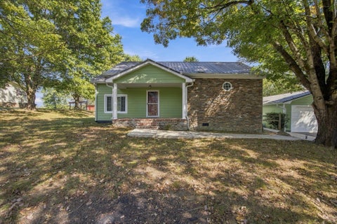 Photo of 219 N Elm Street, Whitwell, TN 37397 (MLS # 1543891)