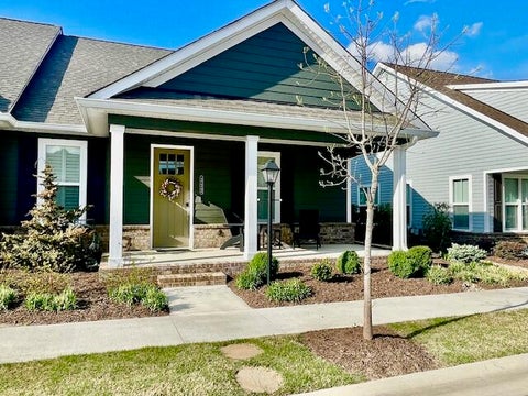 Homes For Sale - 322 Pacer Lane<br/> Dalton, GA 30721