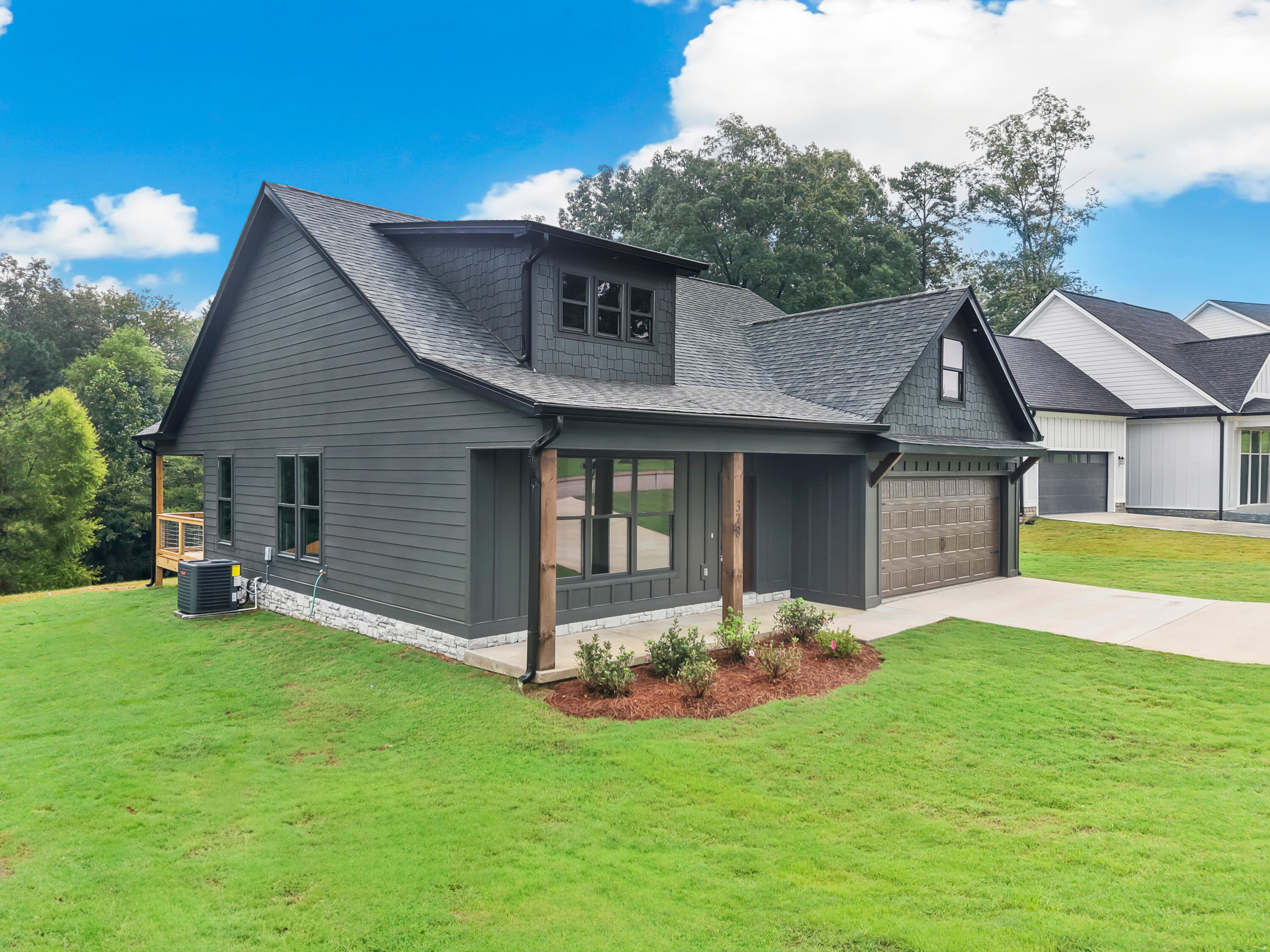 378 Sentry Oaks