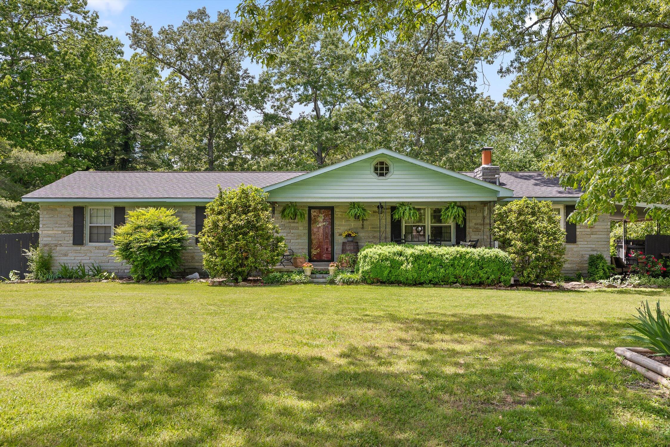 419 Trotters Circle, Estill Springs, Tennessee image 1