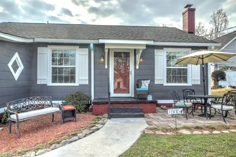 Photo of 1005 S Crest Road, Rossville, GA 30741 (MLS # 1539880)