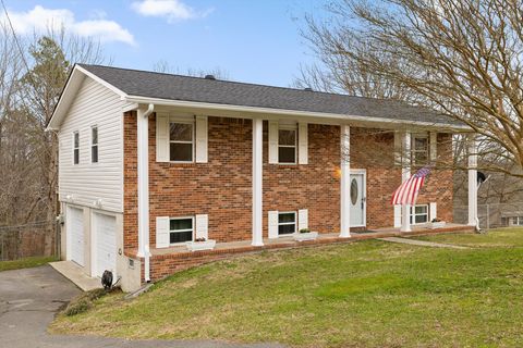 Photo of 301 Pine Street, Ringgold, GA 30736 (MLS # 1529024)