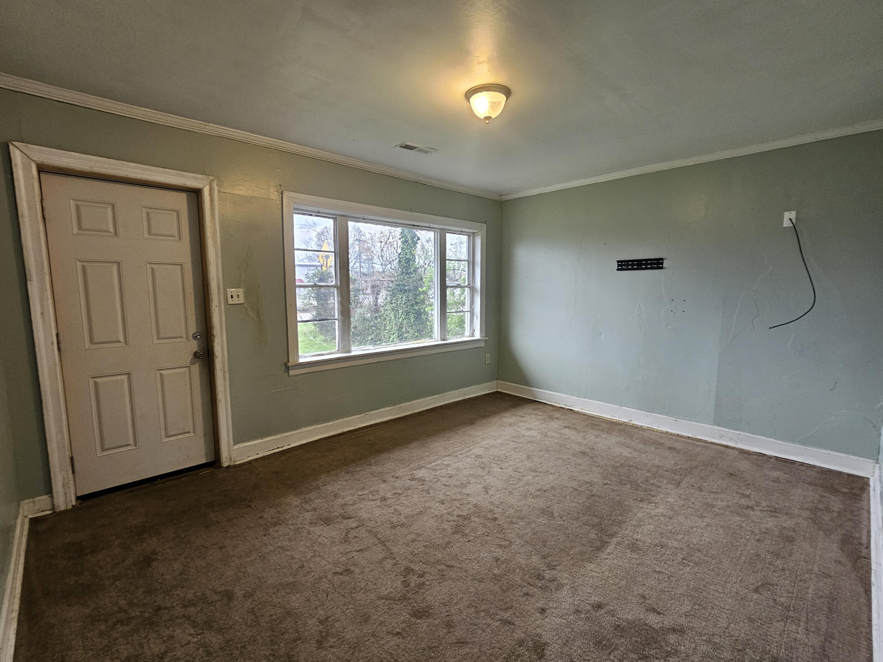 740 Railroad Street NE