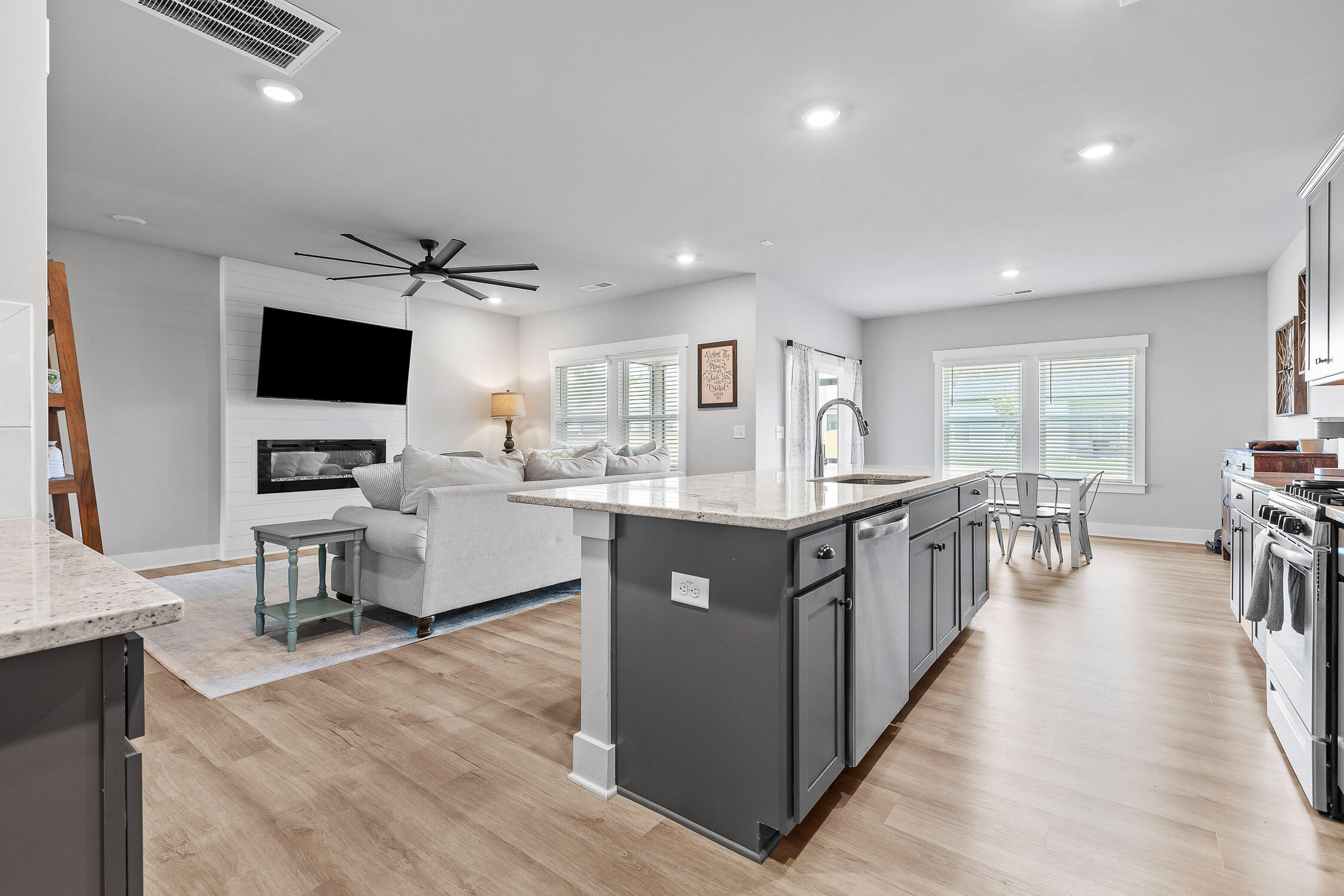 Ooltewah, Tennessee 37363, United States, 4 Bedrooms Bedrooms, ,4 BathroomsBathrooms,Residential,Active,49034