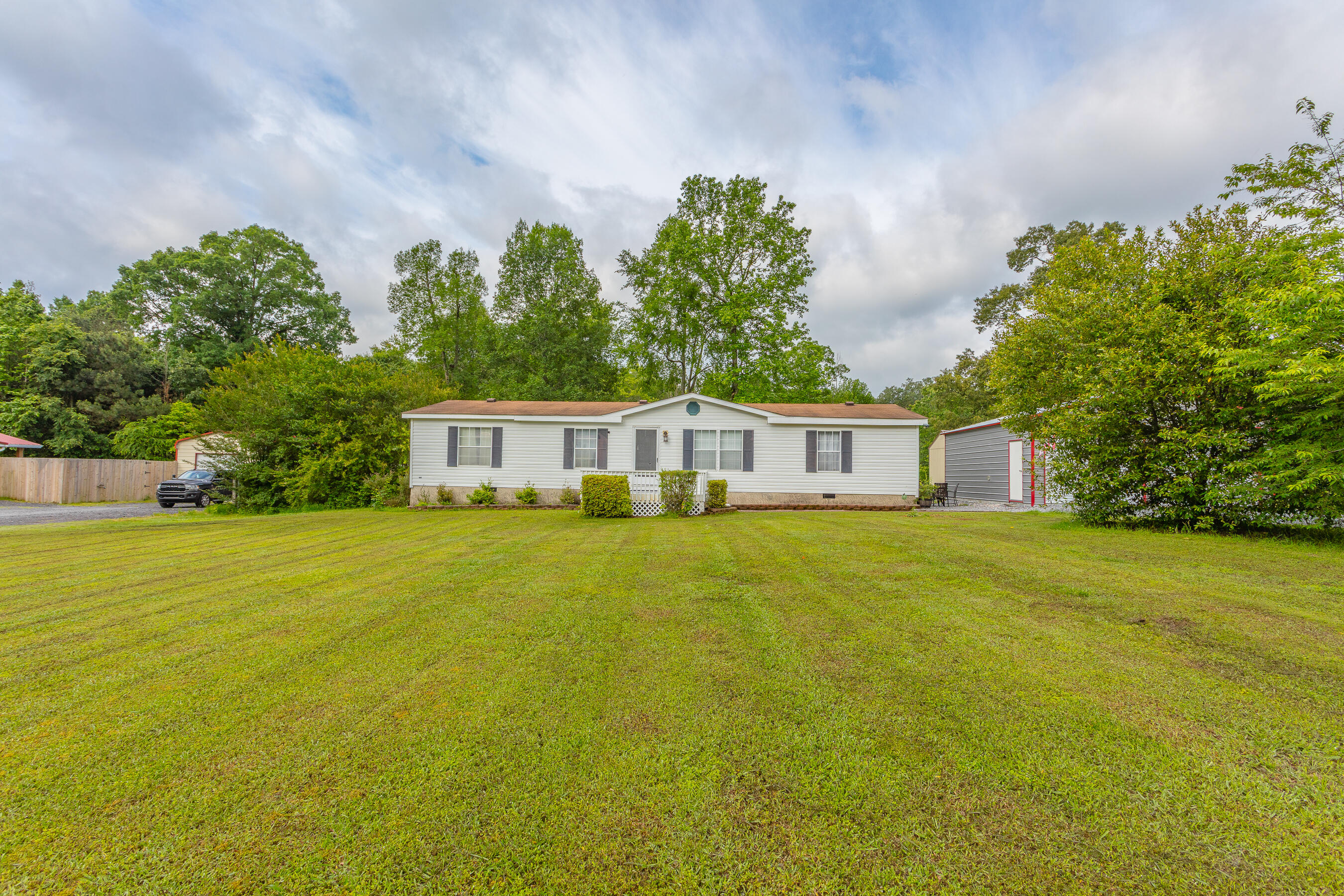 502 Thornberry Drive, Resaca, Georgia image 2