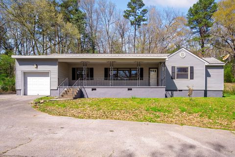 Photo of 1647 S Seminole Drive, Chattanooga, TN 37412 (MLS # 1532889)