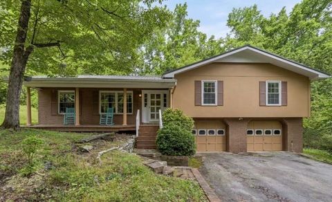 Photo of 213 Maple Way, Ringgold, GA 30736 (MLS # 1536633)