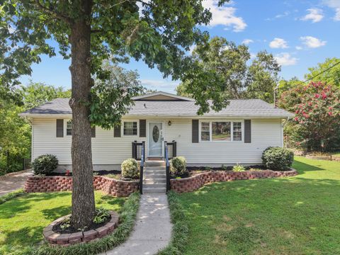 Photo of 420 Marlow Drive, Chattanooga, TN 37415 (MLS # 1518241)