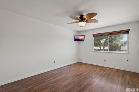 Single Family Residence in Sparks NV 625 Rancho Via Drive 19.jpg