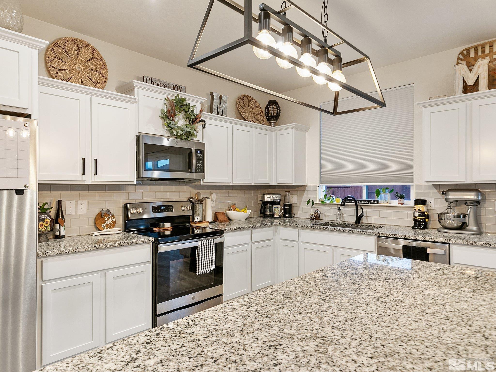 Reno, Nevada 89508, United States, 4 Bedrooms Bedrooms, ,3 BathroomsBathrooms,Residential,Pending,24949