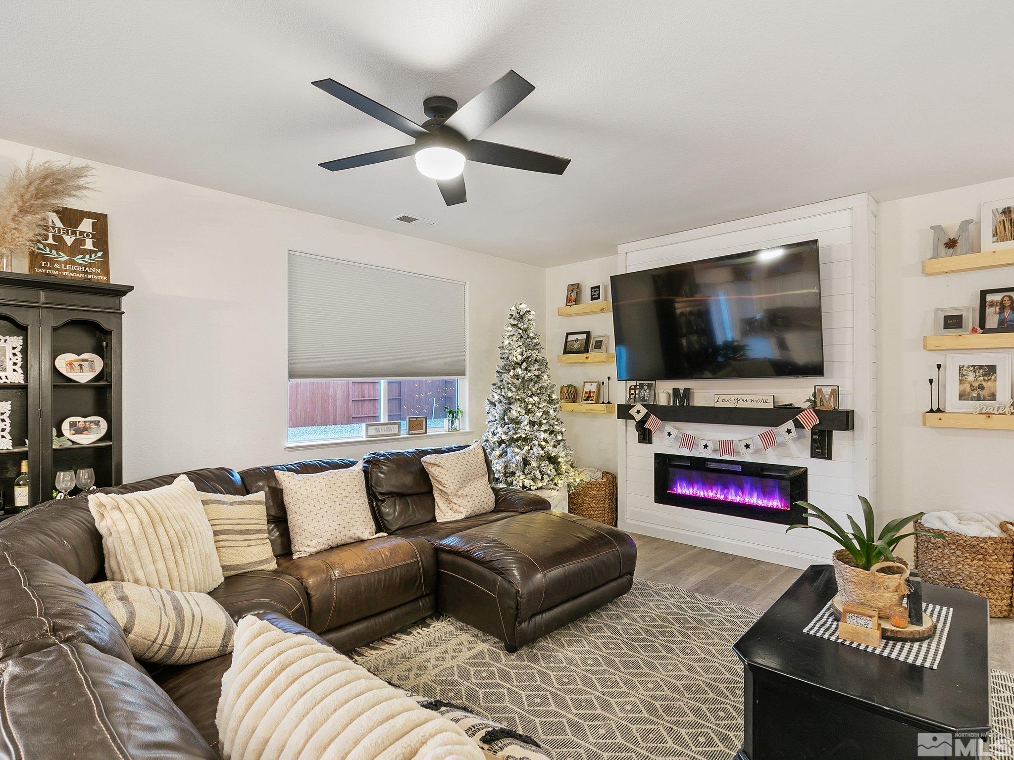 Reno, Nevada 89508, United States, 4 Bedrooms Bedrooms, ,3 BathroomsBathrooms,Residential,Pending,24949