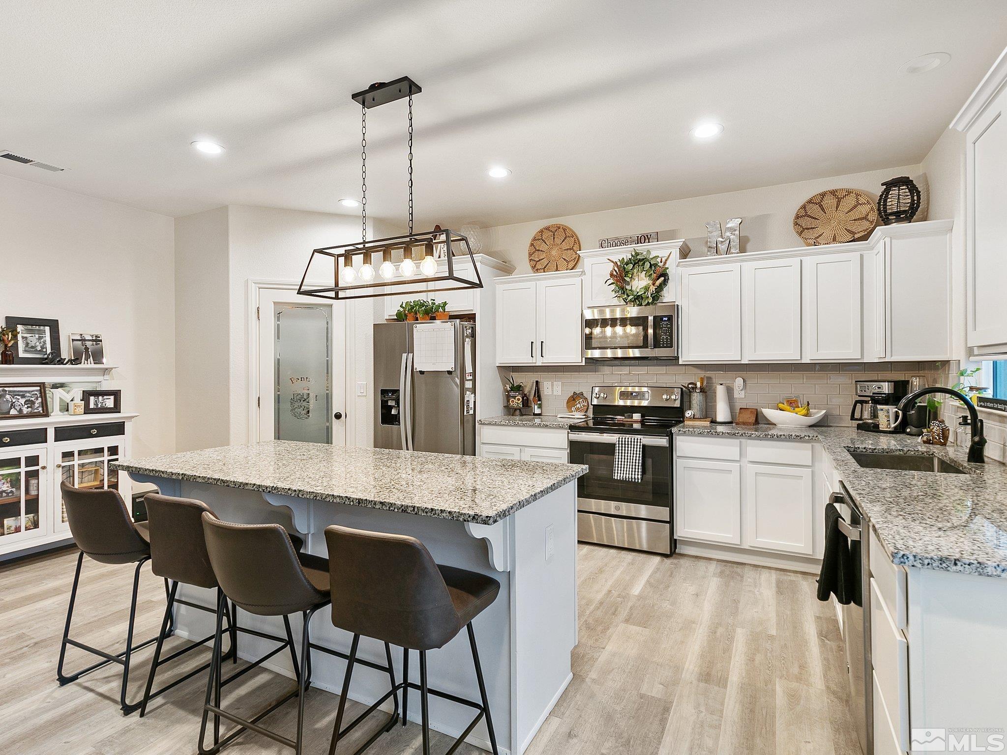 Reno, Nevada 89508, United States, 4 Bedrooms Bedrooms, ,3 BathroomsBathrooms,Residential,Pending,24949