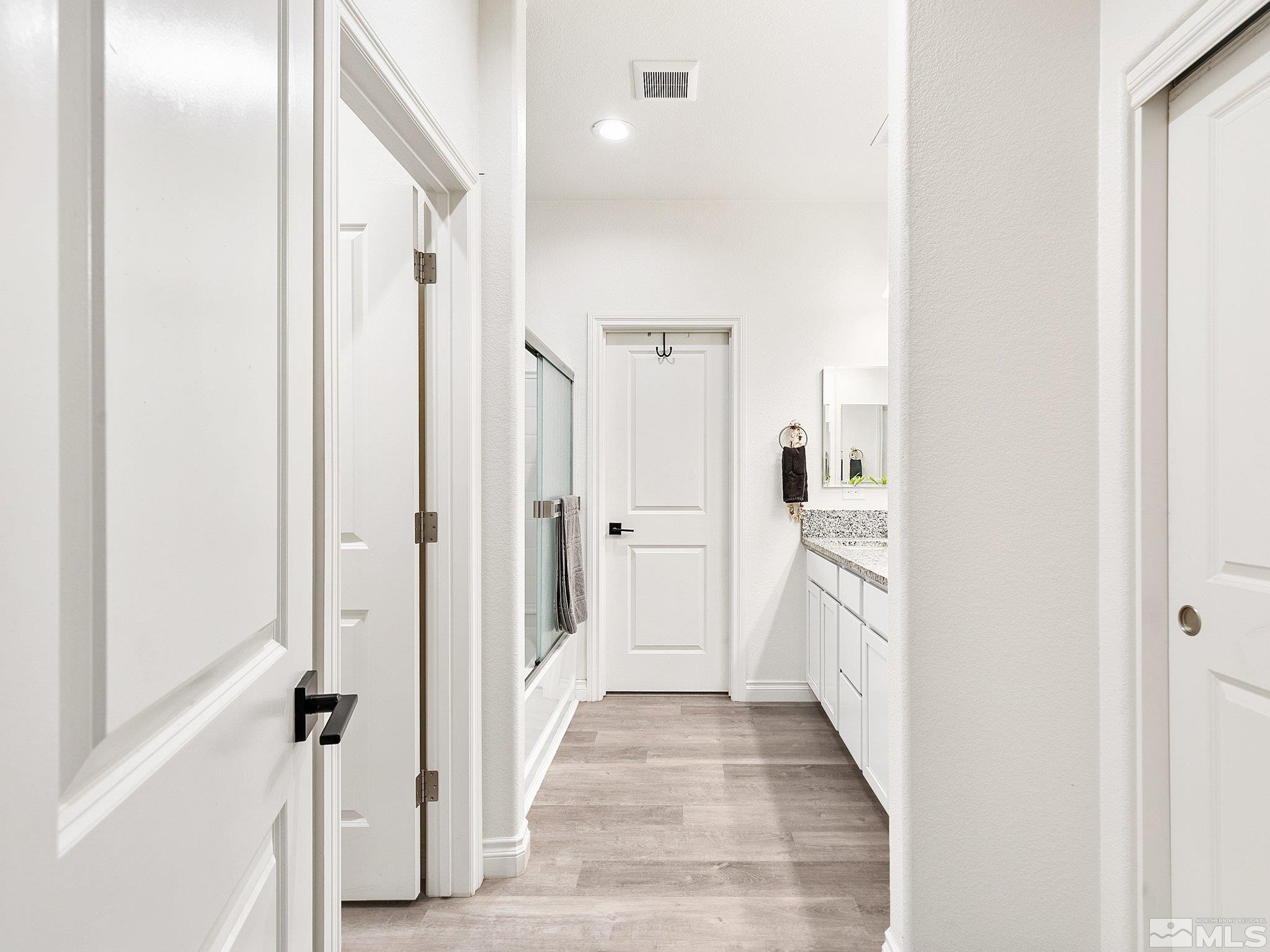 Reno, Nevada 89508, United States, 4 Bedrooms Bedrooms, ,3 BathroomsBathrooms,Residential,Pending,24949