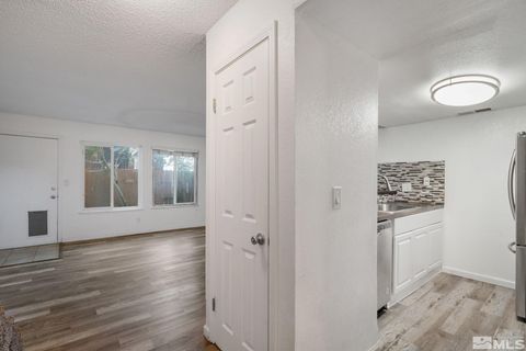 Townhouse in Sparks NV 1550 Steven Ct 7.jpg