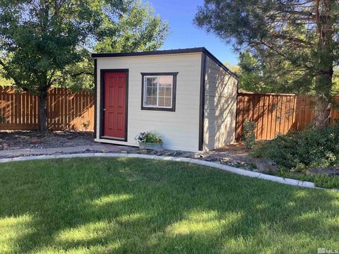 Single Family Residence in Sparks NV 7804 Almeria Ct 31.jpg