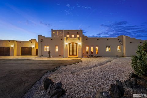 Single Family Residence in Sparks NV 2000 Fantasy Ln 3.jpg